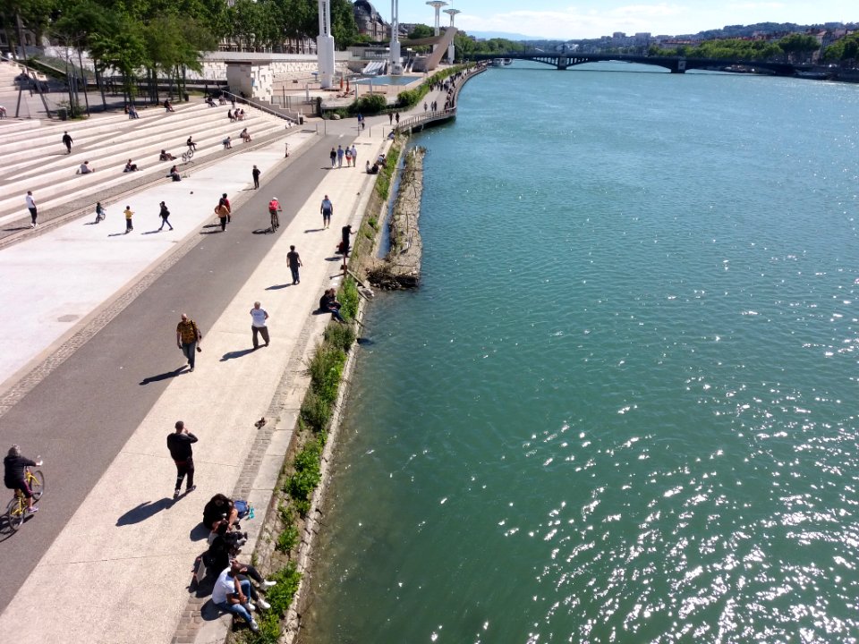 Lyon 7e - Berge Karen Blixen, vue depuis le pont de la Guillotière