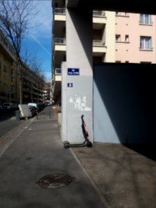 Lyon 7e - Rue Claude Veyron, plaque au numéro 21