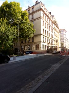 Lyon 7e - Rue Bechevelin, immeuble à l'angle de la rue du Docteur Salvat