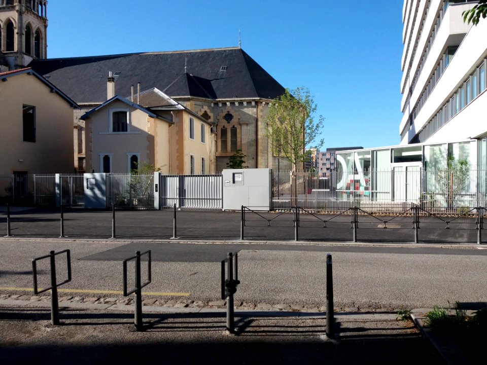 Lyon 7e - Rue Clément Marot, chevet de l'église Notre-Dame des Anges