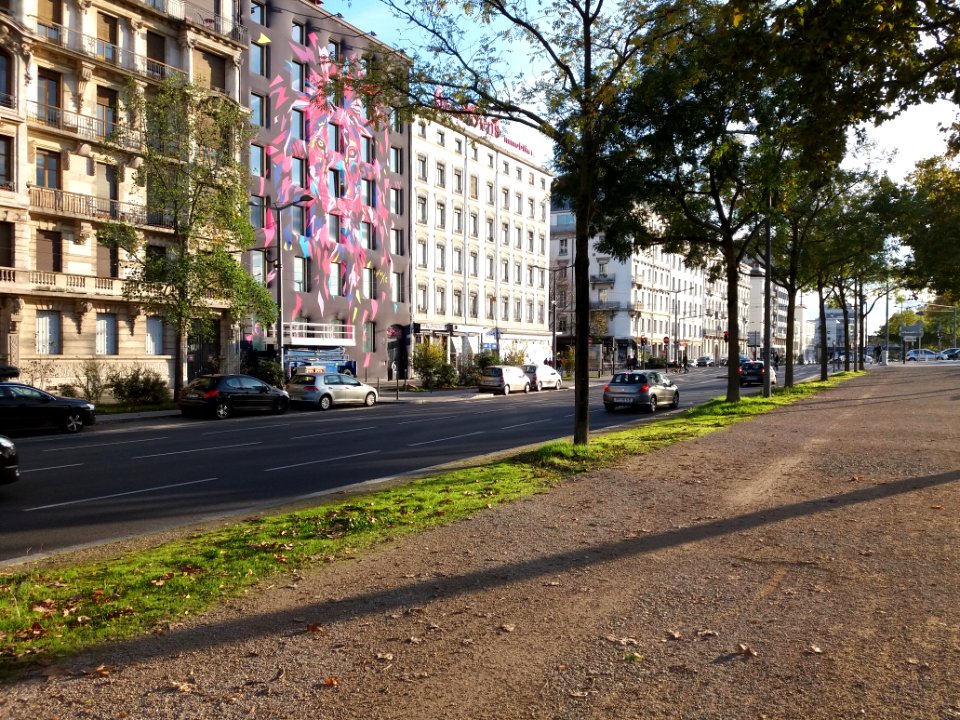 Lyon 7e - Quai Claude Bernard, vers le sud, à l'intersection de l'avenue Berthelot