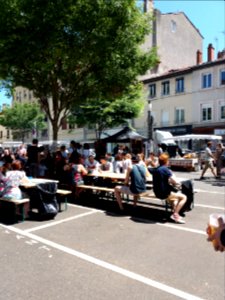 Lyon 7e - Place Saint-Louis, marché-cantine Food Barket (3)