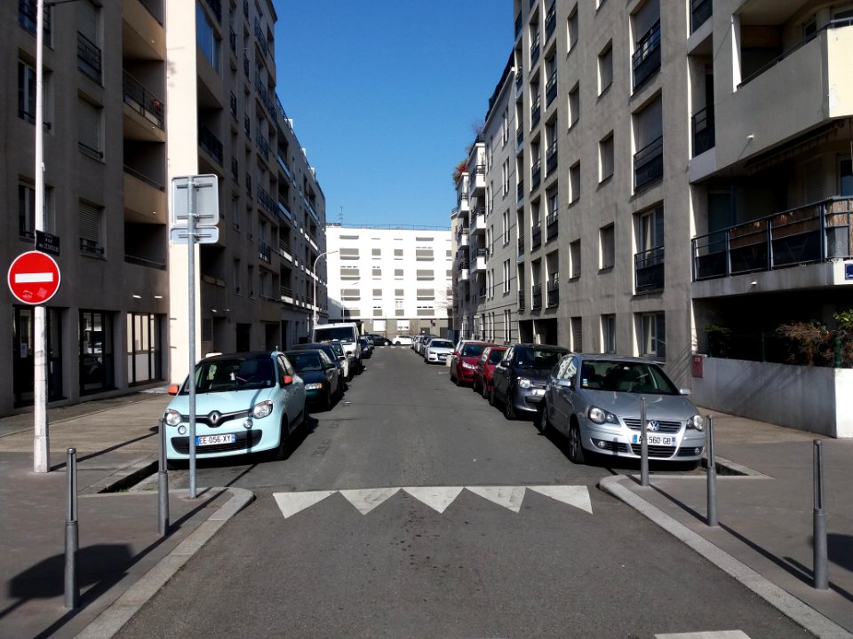 Lyon 7e - Rue Camille Desmoulins, vue depuis la rue Gustave Nadaud