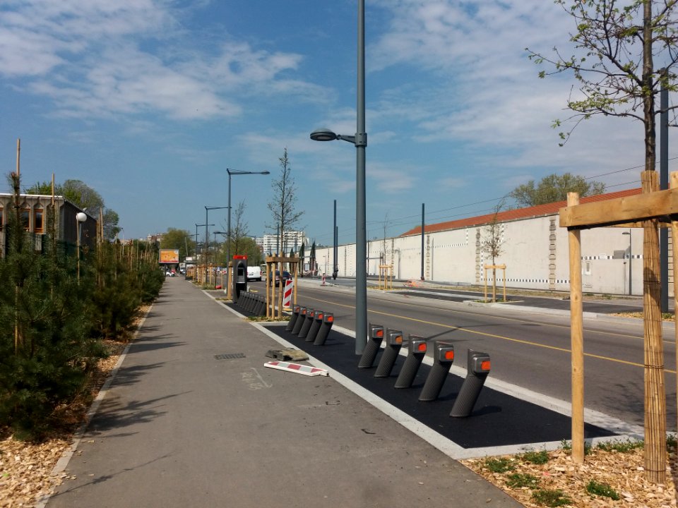 Lyon 7e - Rue Challemel-Lacour, nouvelle station Velo'v 7025, côté sud