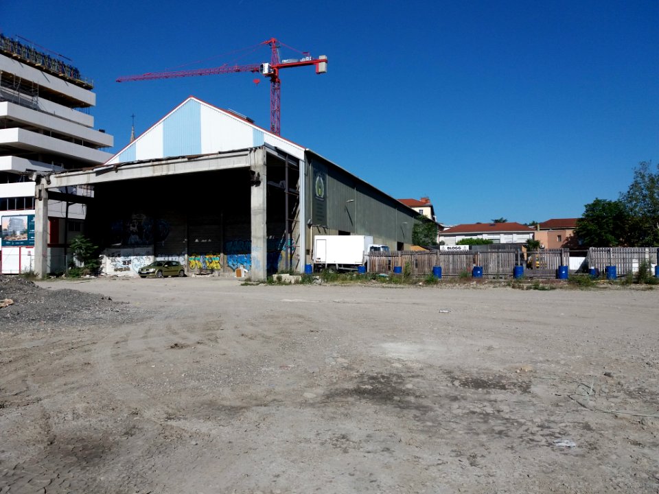 Lyon 7e - Rue Crépet, le Blogg depuis le terrain vague