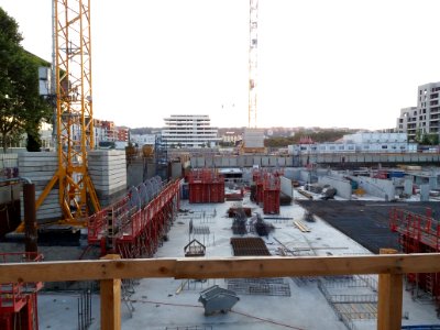 Lyon 7e - Avenue Jean Jaurès, chantier ZAC des Girondins, fin de la dalle du fond