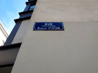 Lyon 7e - Rue Capitaine Robert Cluzan, plaque
