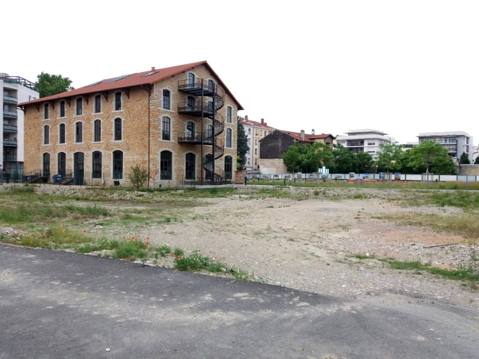 Lyon 7e - Rue Croix-Barret - Petite halle de Gerland