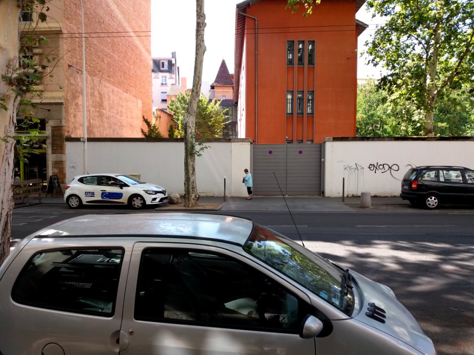 Lyon 7e - Avenue Félix Faure, vue sur le château de la Buire
