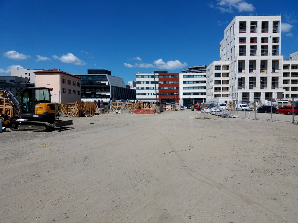 Lyon 7e - Rue Crépet, chantier des Girondins et immeubles, vue sur la rue Crépet