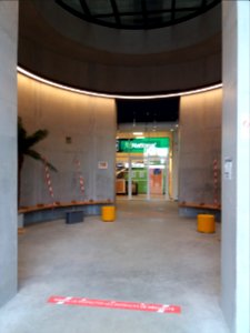 Lyon 3e - Avenue Georges Pompidou - Parking loueurs - Hall d'entrée