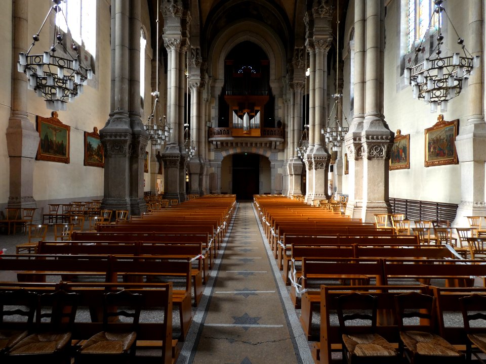 Lyon 3e - Église de l'Immaculée-Conception - Nef, depuis le chœur