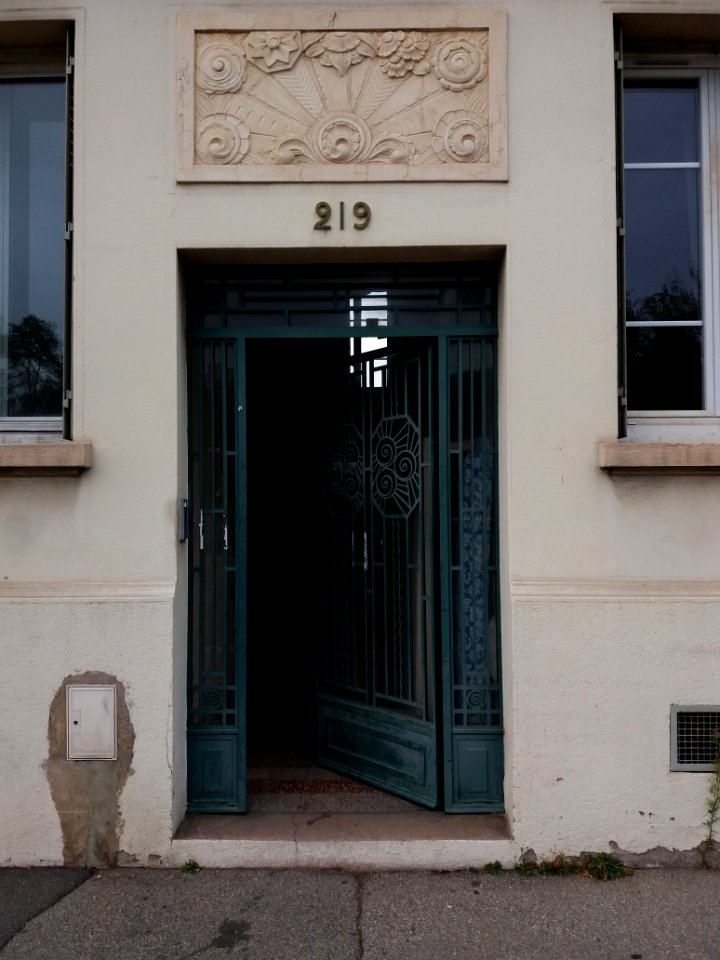 Lyon 3e - Avenue Lacassagne, porte au numéro 219