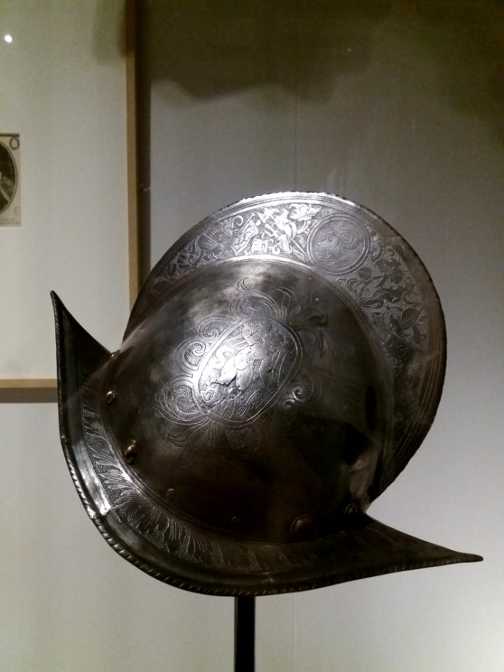 Lyon 2e - Un homme de la Renaissance - Olivier de Serres, casque dit Morion