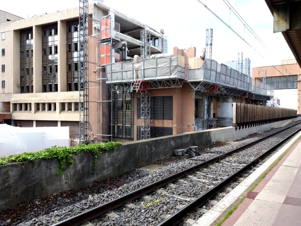 Lyon 3e - Gare de Lyon Part-Dieu, voie A, déconstruction du bâtiment