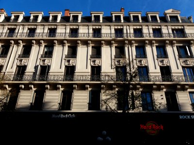 Lyon 2e - Rue Président Carnot, immeuble au numéro 1, au-dessus du Hard Rock Cafe