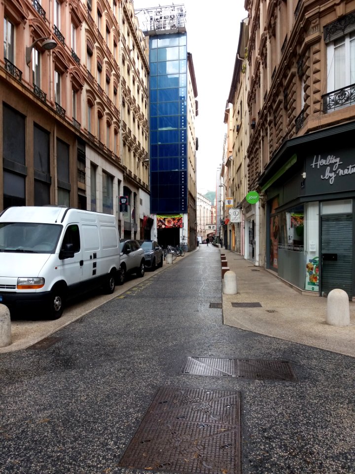 Lyon 2e - Rue Thomassin - Vers l'ouest, depuis la rue du Palais Grillet