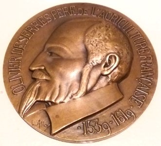 Lyon 2e - Un homme de la Renaissance - Olivier de Serres, père de l'agriculture française, bronze frappé par Léonce Alloy, 20e siècle