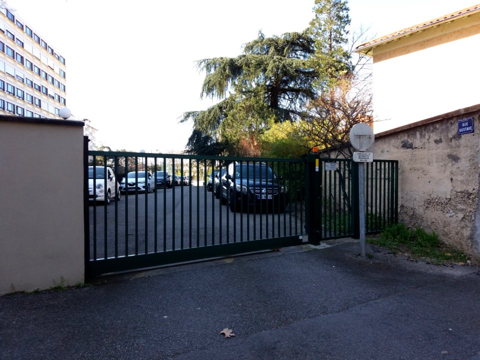 Lyon 3e - Cours Eugénie, début de la rue Gustave