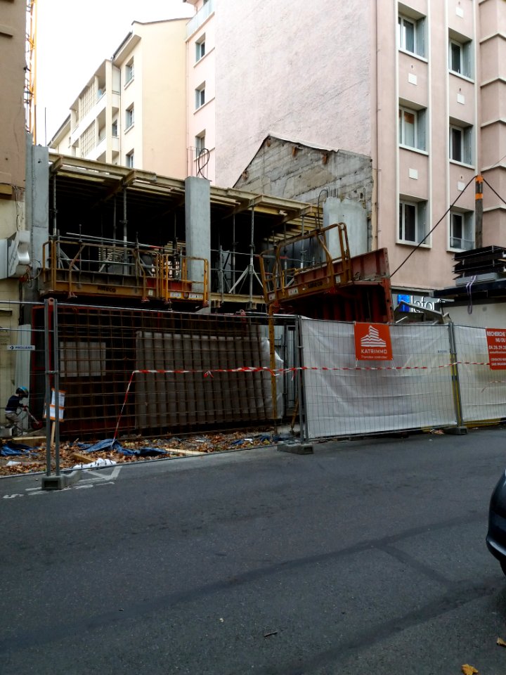 Lyon 3e - Cours du Docteur Long, construction au numéro 80