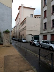 Lyon 3e - Rue Edison, côté sud depuis le jardin Edison