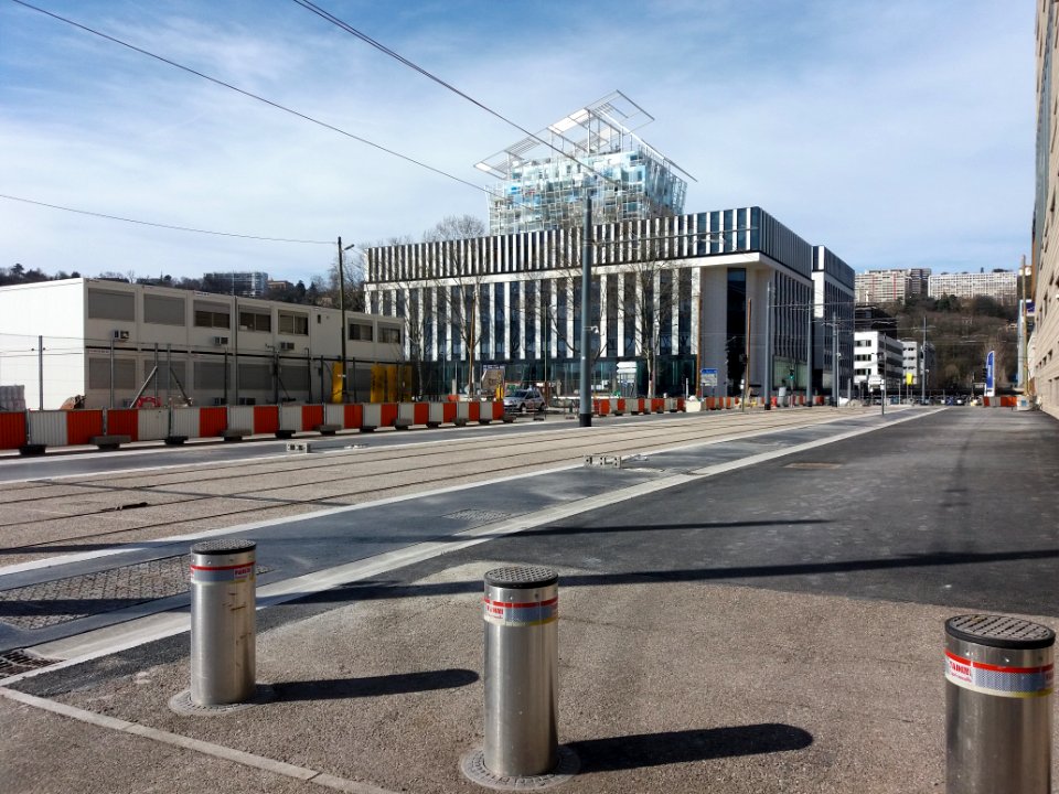 Lyon 2e - Rue Paul Montrochet - Aire de retournement du tramway T2 - Depuis la rue Smith