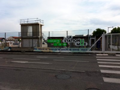Lyon 2e - Rue Paul Montrochet, panneau indiquant la Station Mue