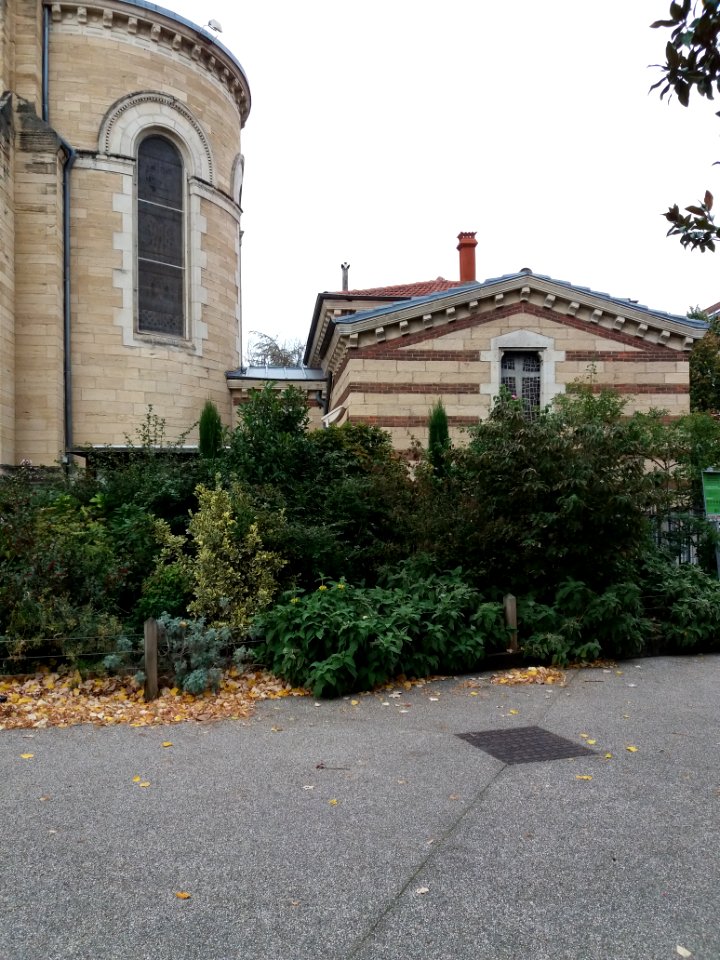 Lyon 3e - Rue Ferdinand Buisson, église Notre-Dame-du-Bon-Secours, petit bâtiment derrière le chevet