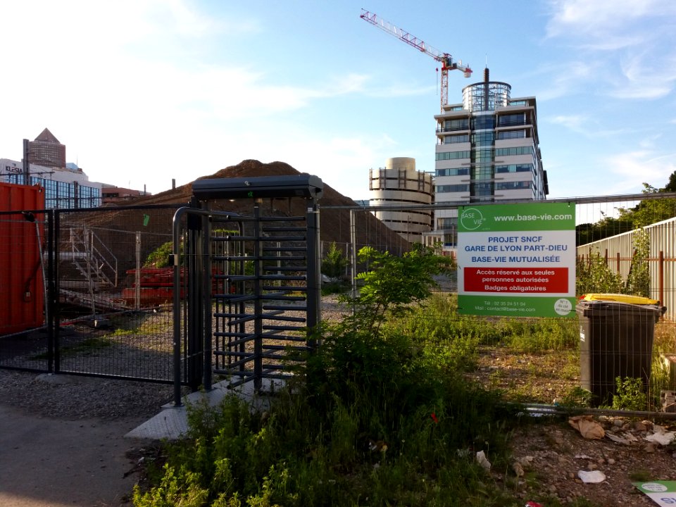 Lyon 3e - Rue du Général Mouton-Duvernet, chantier d'extension pour la voie L