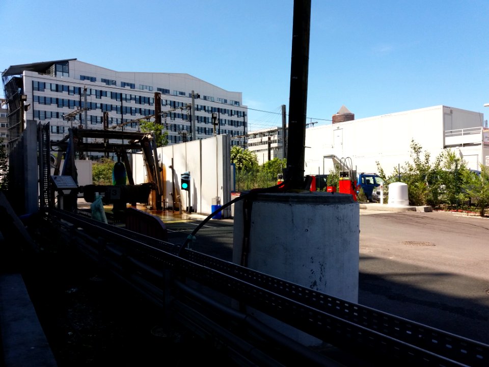 Lyon 3e - Rue du Général Mouton-Duvernet, station de lavage pour voitures