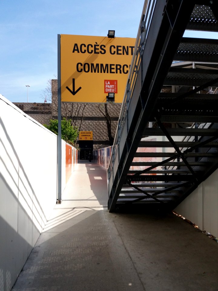 Lyon 3e - Passage Servient, côté est