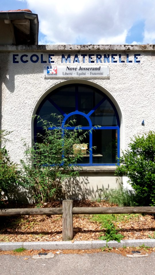 Lyon 3e - Passage Roger Bréchan - École maternelle Nové Josserand
