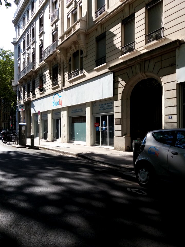 Lyon 3e - Rue de l'Abondance, magasin Bluely, au numéro 3