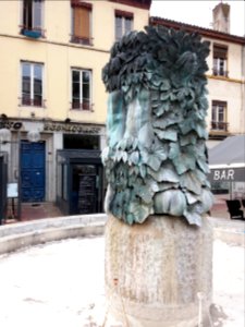Lyon 3e - Place Eugène Varlin - Le Buisson ardent, côté sud