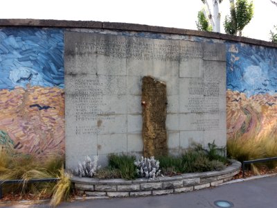 Lyon 3e - Rue du Dauphiné - Hommage aux milliers de patriotes exécutés ou déportés après incercération à la prison Montluc entre 1941 et 1944