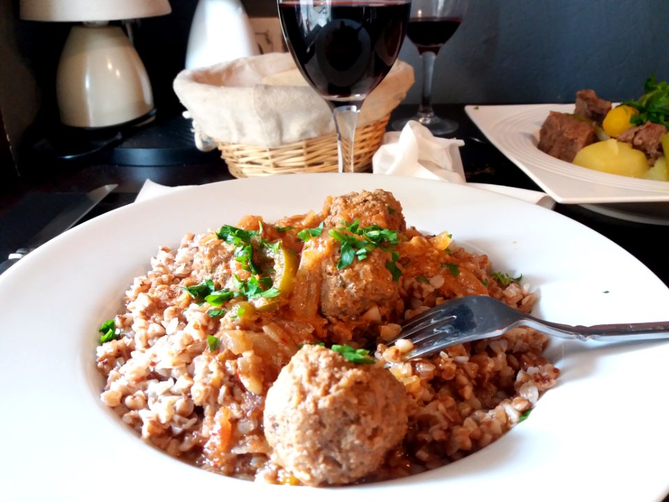 Lyon 3e - Restaurant La Volga, boulettes de viande au sarrasin