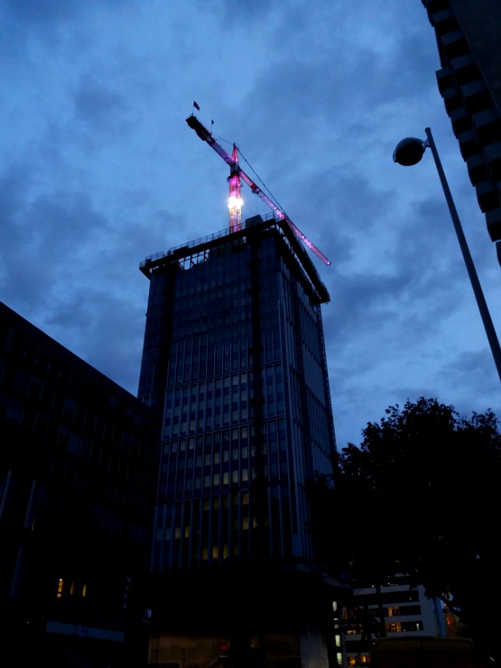 Lyon 3e - Rue des Cuirassiers, tour Silex 2 en construction, de nuit