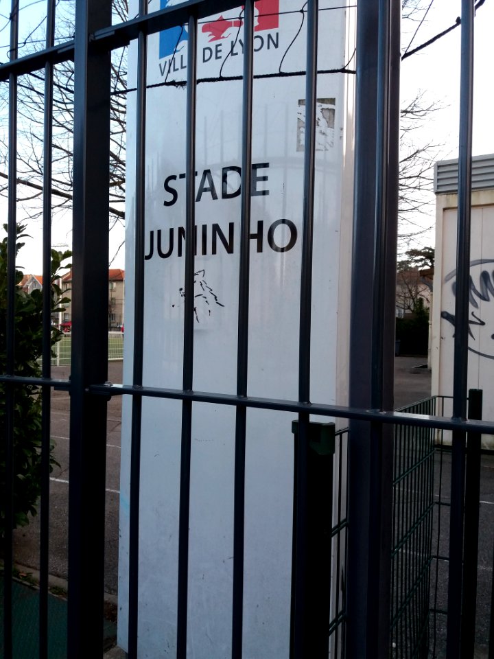 Lyon 3e - Rue Coignet, panneau du stade Juninho