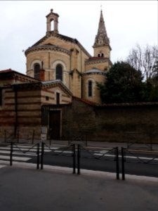 Lyon 3e - Rue Ferdinand Buisson - Vue sur l'église Notre-Dame du Bon Secours
