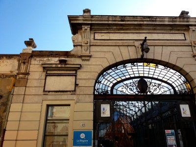 Lyon 3e - Rue Feuillat, porte de la fédération Compagnonnique (3)