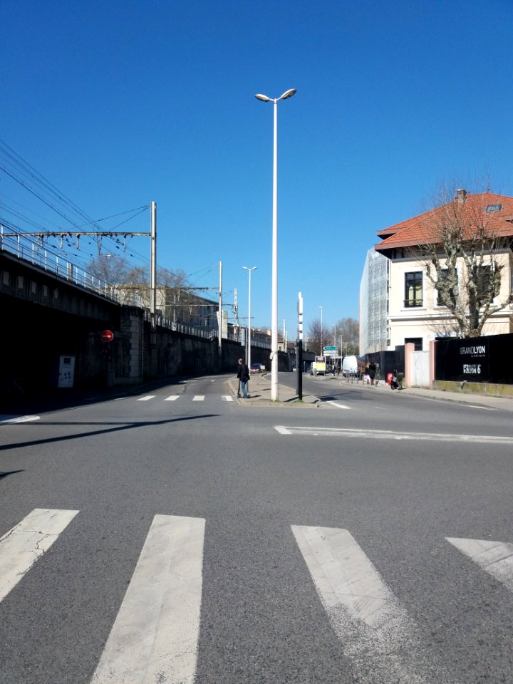 Lyon 6e - Rue Michel Rambaud, côté nord depuis le cours Vitton