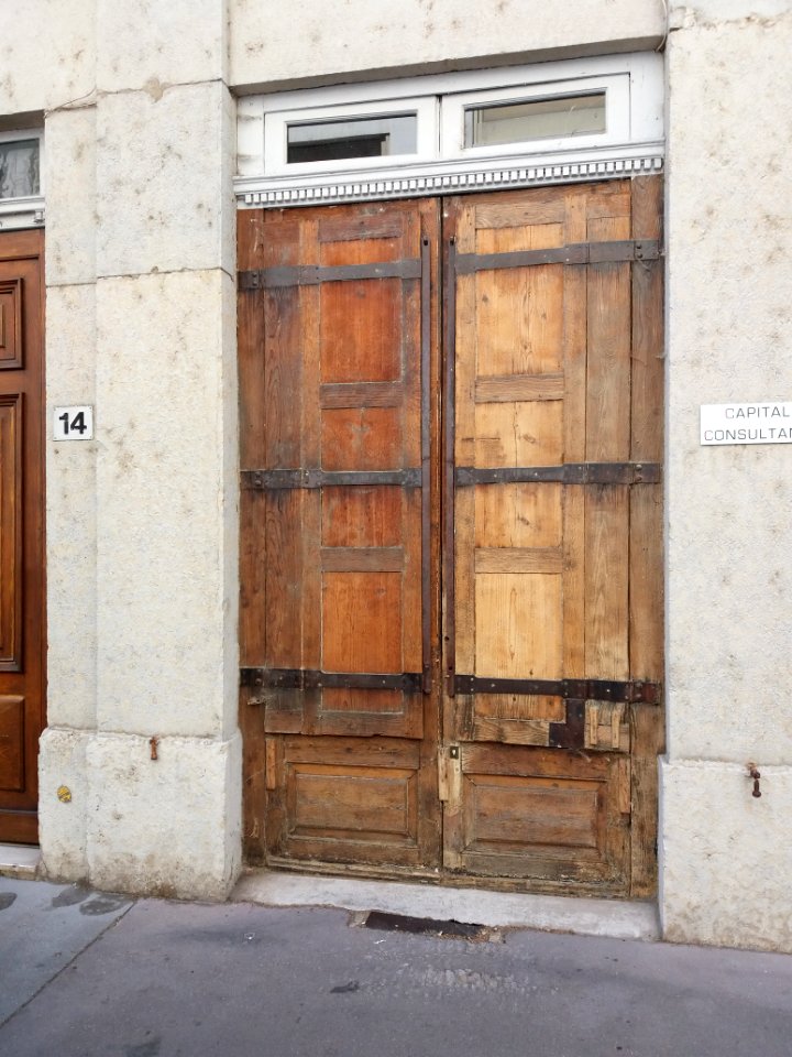 Lyon 6e - Rue Godefroy, porte au numéro 14