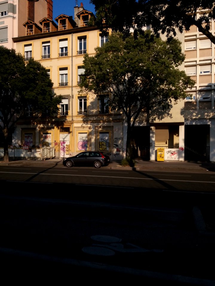 Lyon 7e - Avenue Jean Jaurès, immeuble au numéro 131, en réfection