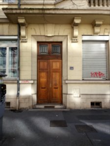 Lyon 7e - Avenue Berthelot, porte au numéro 166