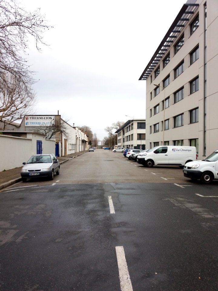 Lyon 7e - Avenue du Château de Gerland, depuis la rue de Gerland