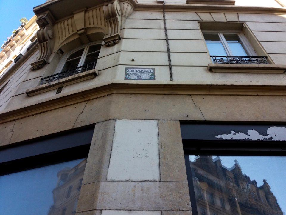 Lyon 6e - Rue Waldeck-Rousseau, plaque d'architecte A. Vermorel 1911