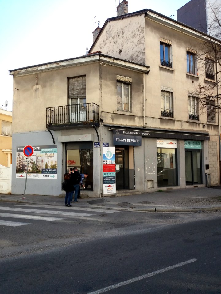 Lyon 7e - Avenue Berthelot, maison à l'angle de la rue du Général de Miribel