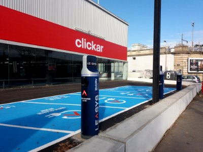 Lyon 7e - Avenue Jean Jaurès - Borne de recharge véhicule électrique (1)