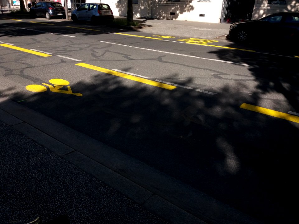 Lyon 7e - Avenue Jean Jaurès, marquage pour favoriser le vélo pendant le déconfinement Covid-19 (1)
