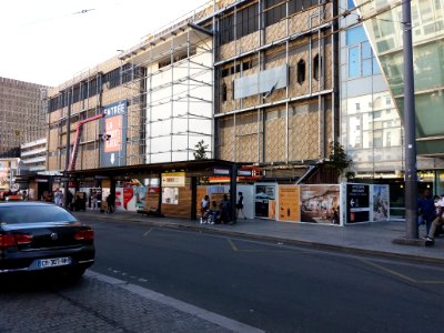 Lyon 3e - Boulevard Vivier Merle - Réfection de la devanture du centre commercial